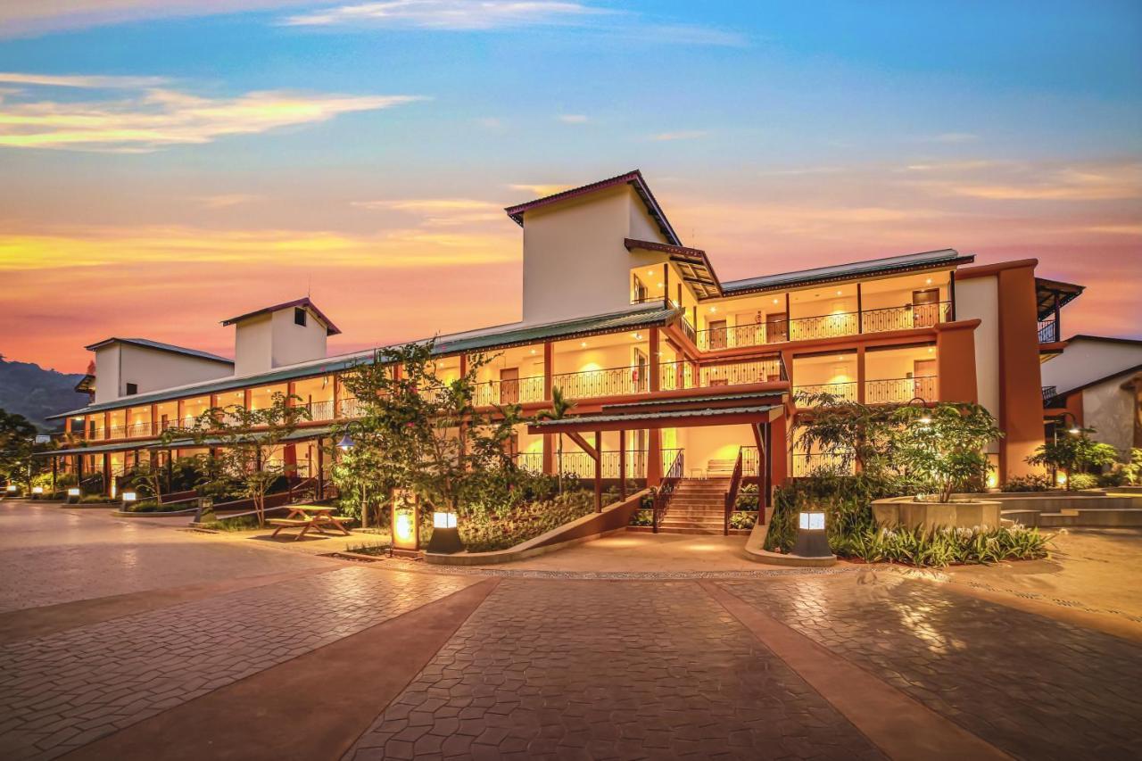 Hotel Club Mahindra Assonora Exterior foto